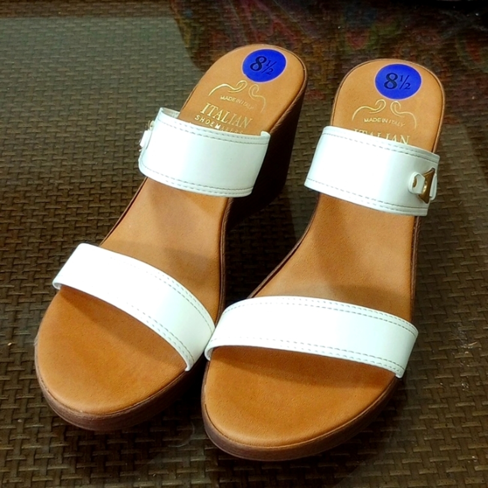 Mallory Clogs Made In Italy Size 8.5 NEW WITHOUT BOX with MINOR DEFECT